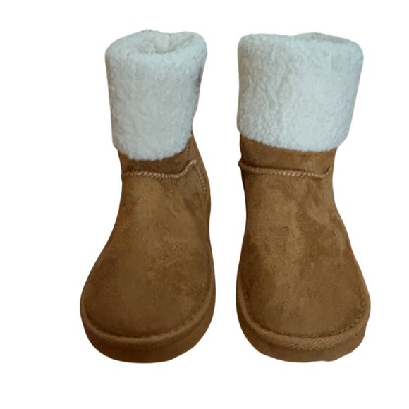 Capelli New York Girls Faux Fur Light Weight Boots-Tan-Size 4-GUC - Picture 1 of 9
